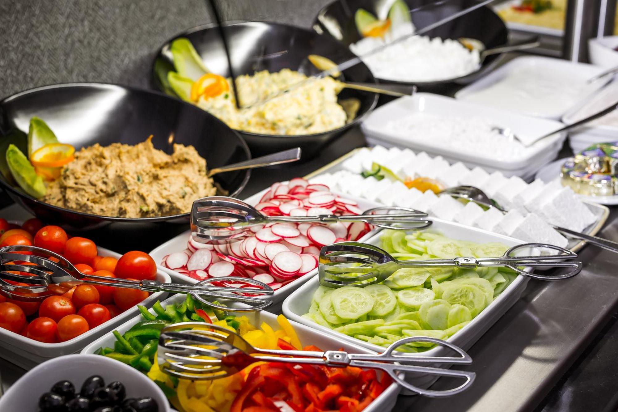 Green Mountain 5* Hotel Karpacz Exteriör bild A salad bar