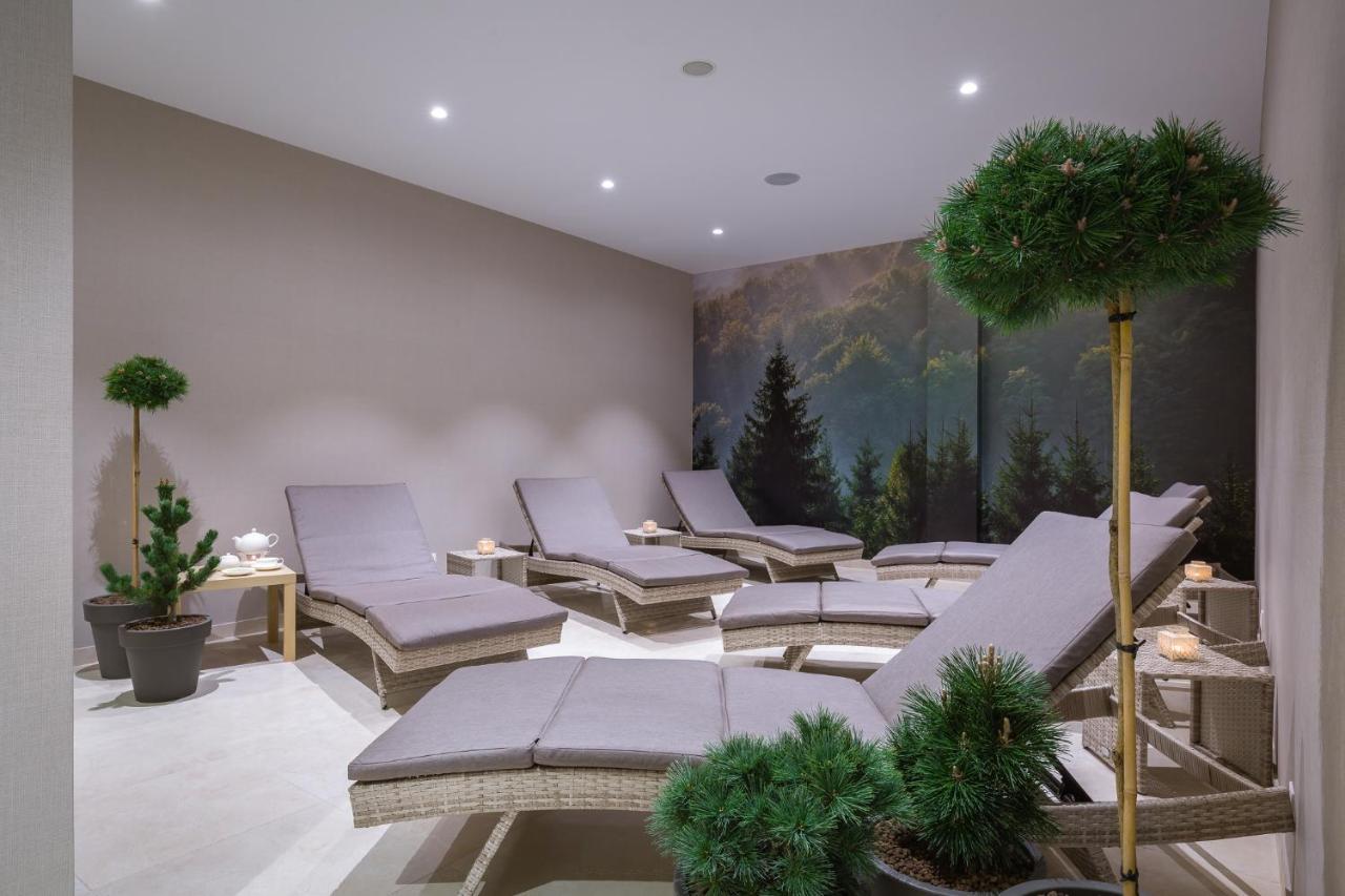 Green Mountain 5* Hotel Karpacz Exteriör bild A relaxation room